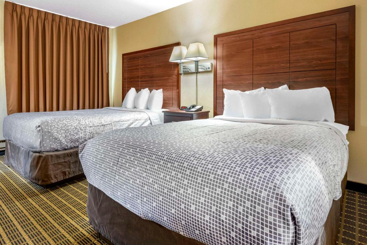 Double Room with Two Double Beds - Non-Smoking at Econo Lodge La Crosse North