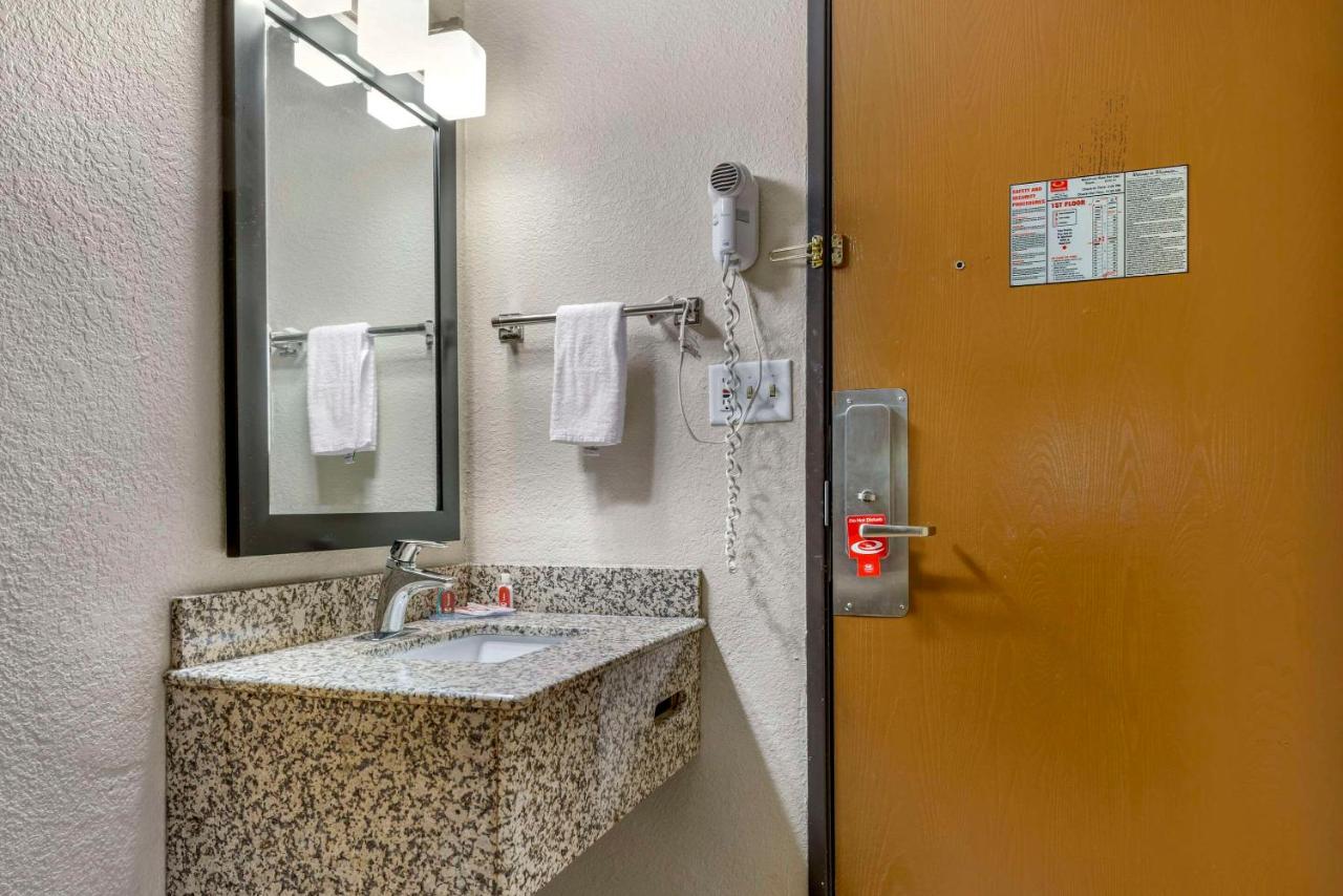 Double Room - Accessible/Non-Smoking at Econo Lodge La Crosse North
