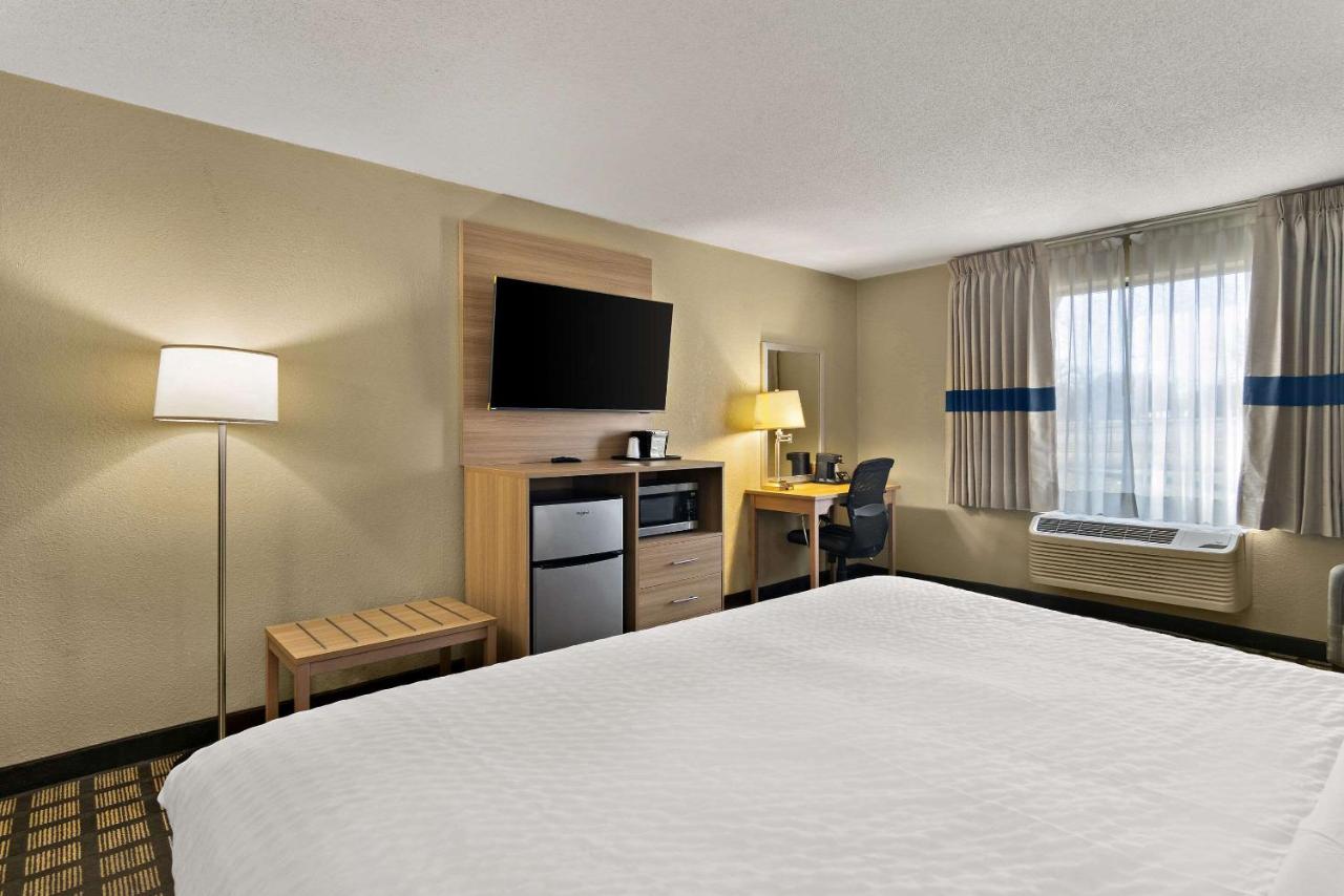  | Rodeway Inn Bloomington - Normal near I-55 and University