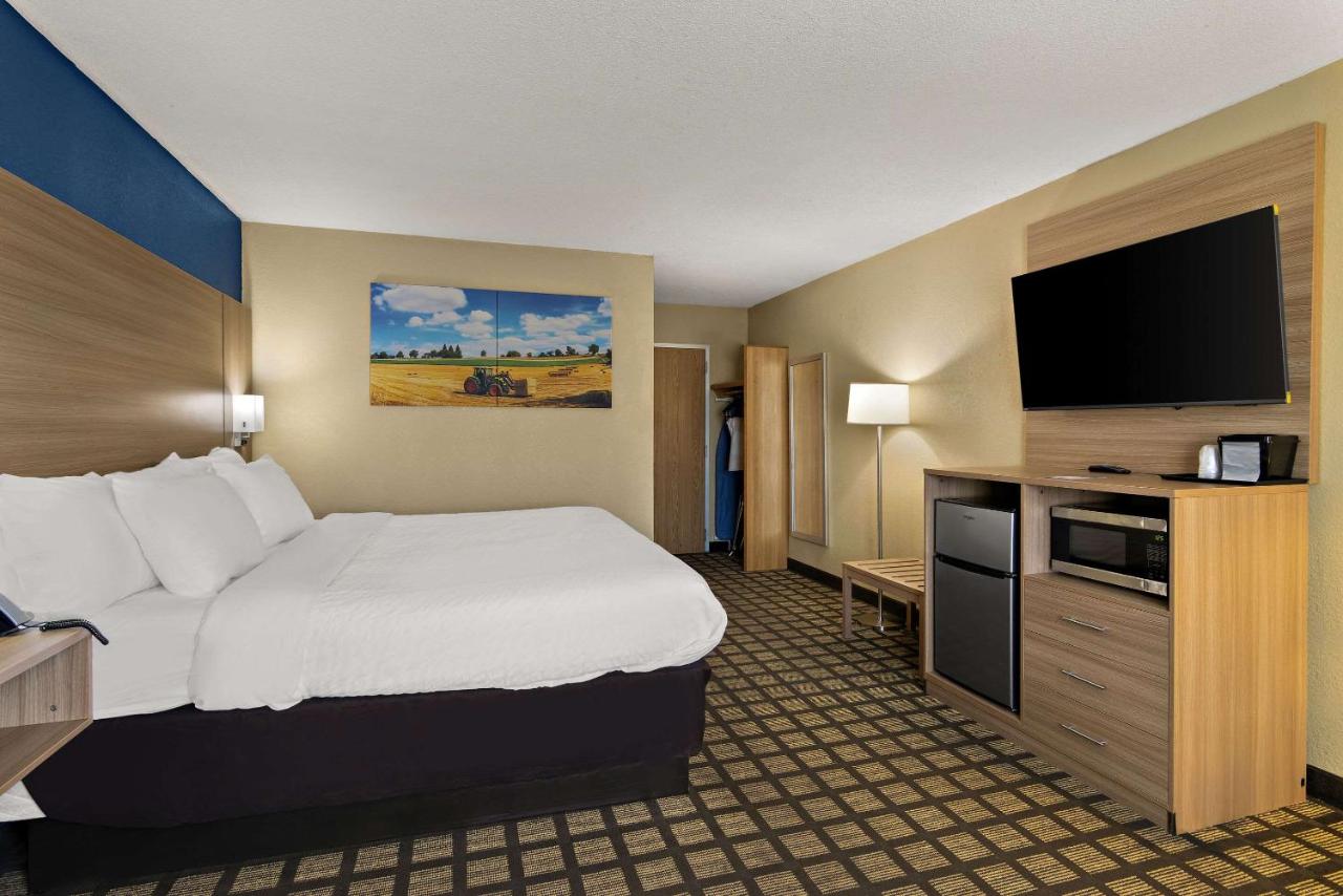 Rodeway Inn Bloomington - Normal near I-55 and University