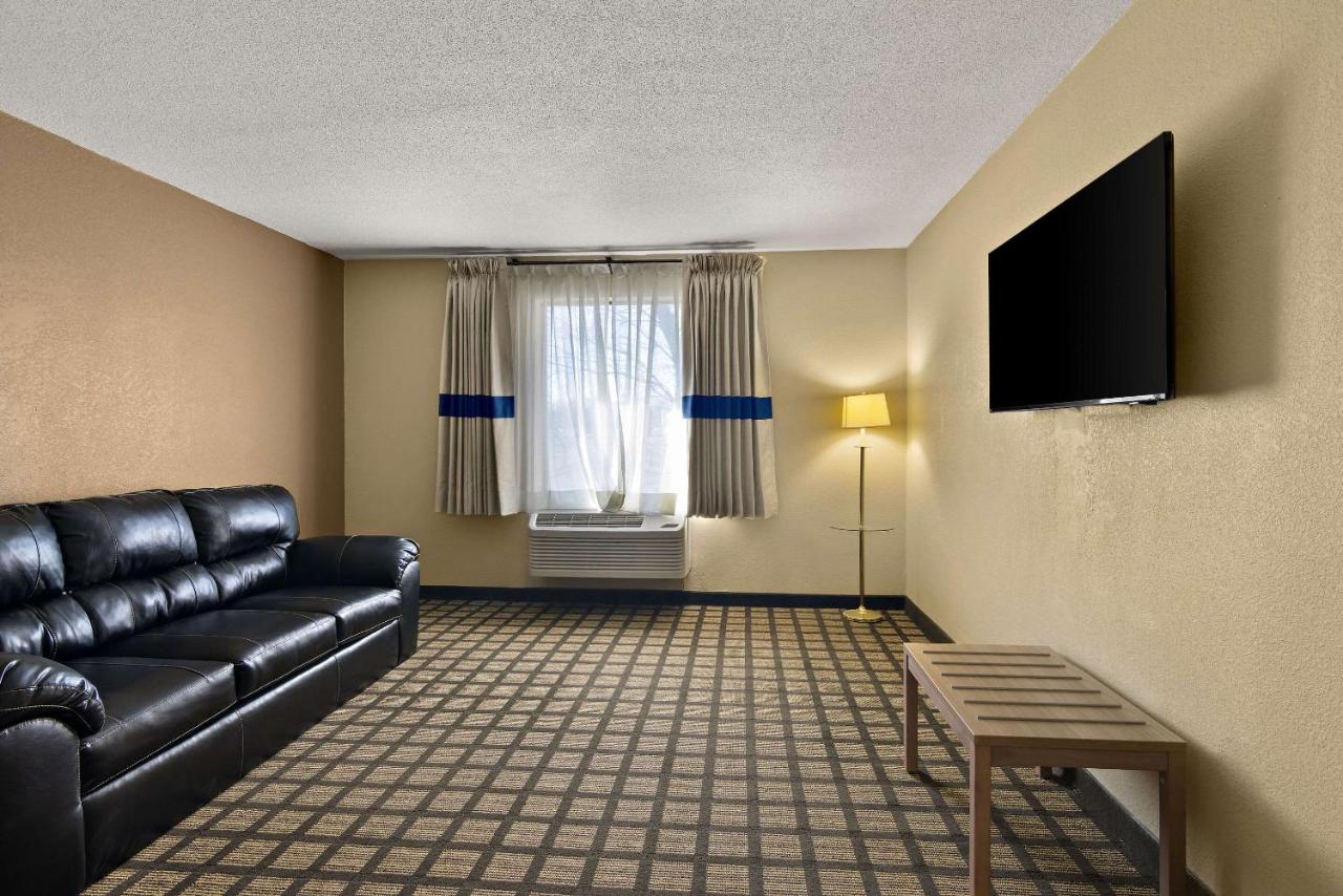  | Rodeway Inn Bloomington - Normal near I-55 and University