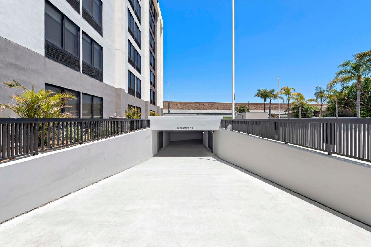  | Wingate by Wyndham Los Angeles Airport