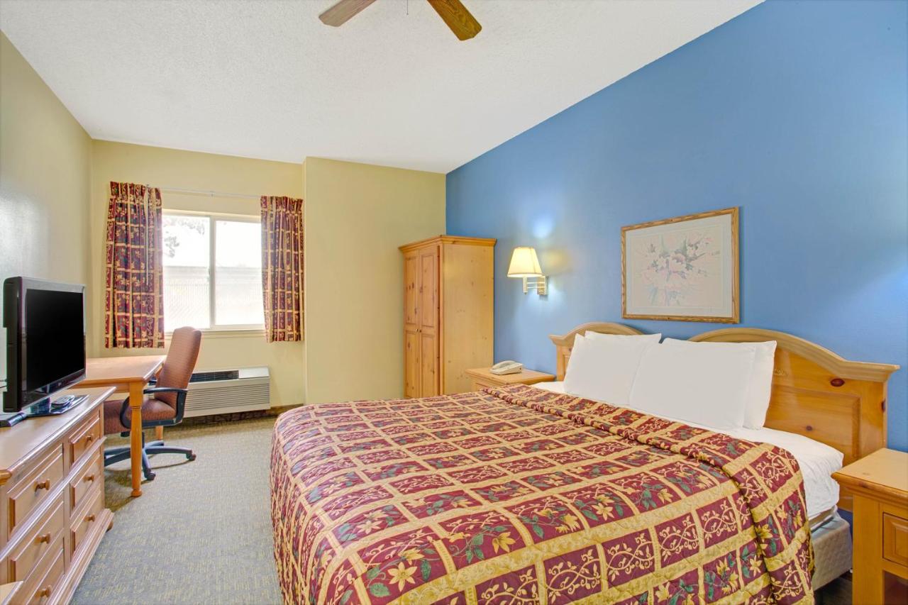 King Room - Non-Smoking at Days Inn by Wyndham Lehi