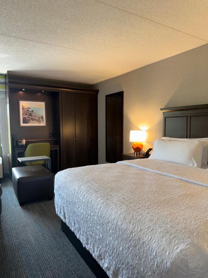 King Room - Non-Smoking at Hampton Inn by Hilton New Bedford/Fairhaven
