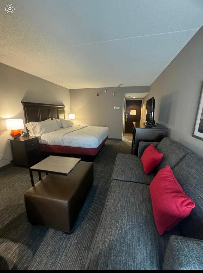 King Room - Hearing Accessible at Hampton Inn by Hilton New Bedford/Fairhaven