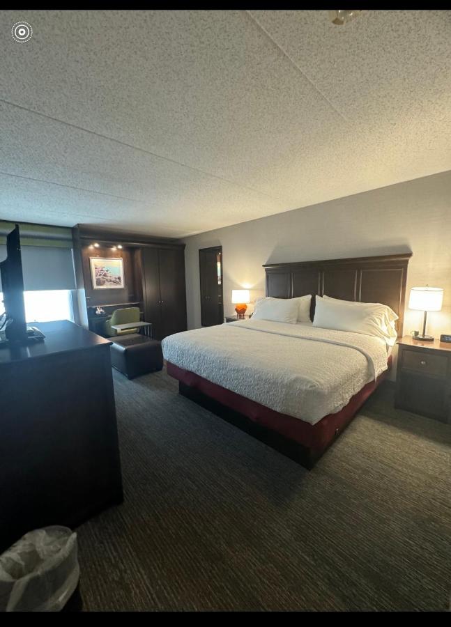 King Room - Hearing Accessible at Hampton Inn by Hilton New Bedford/Fairhaven