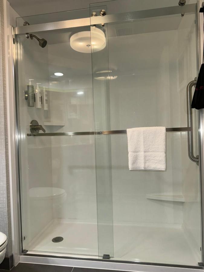 King Room - Hearing Accessible at Hampton Inn by Hilton New Bedford/Fairhaven