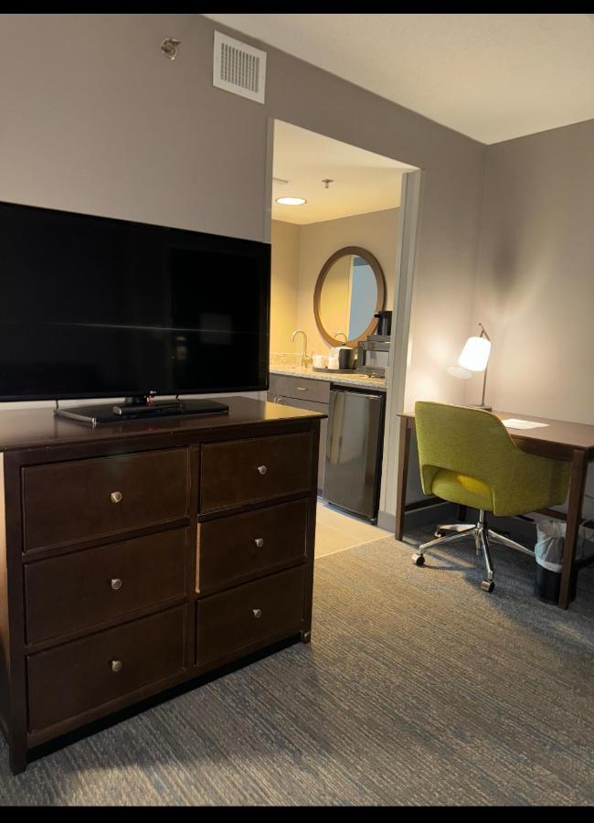 One-Bedroom King Suite - Non-Smoking at Hampton Inn by Hilton New Bedford/Fairhaven