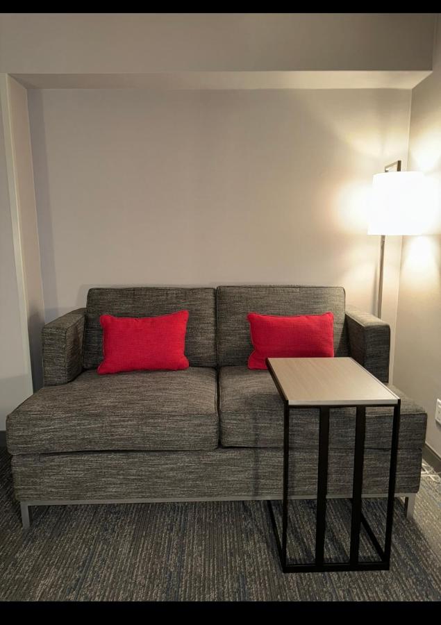 One-Bedroom King Suite - Non-Smoking at Hampton Inn by Hilton New Bedford/Fairhaven