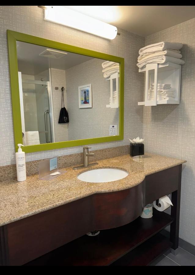 One-Bedroom King Suite - Non-Smoking at Hampton Inn by Hilton New Bedford/Fairhaven