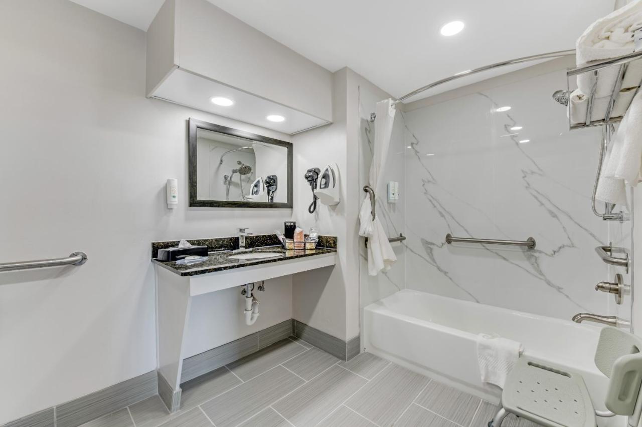 King Room - Accessible/Non-Smoking at Quality Inn Laurinburg