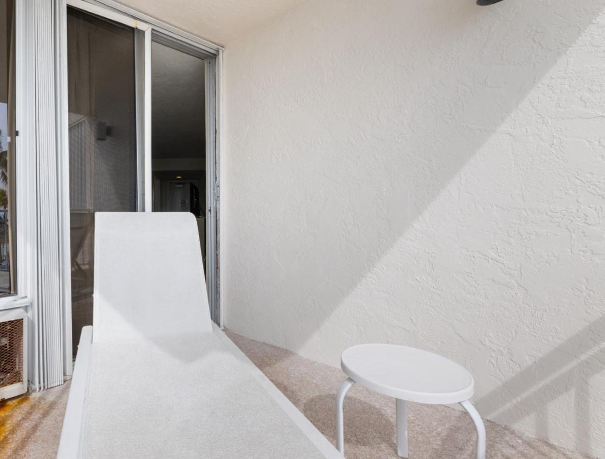 | Caloosa Cove Resort - With Full Kitchens