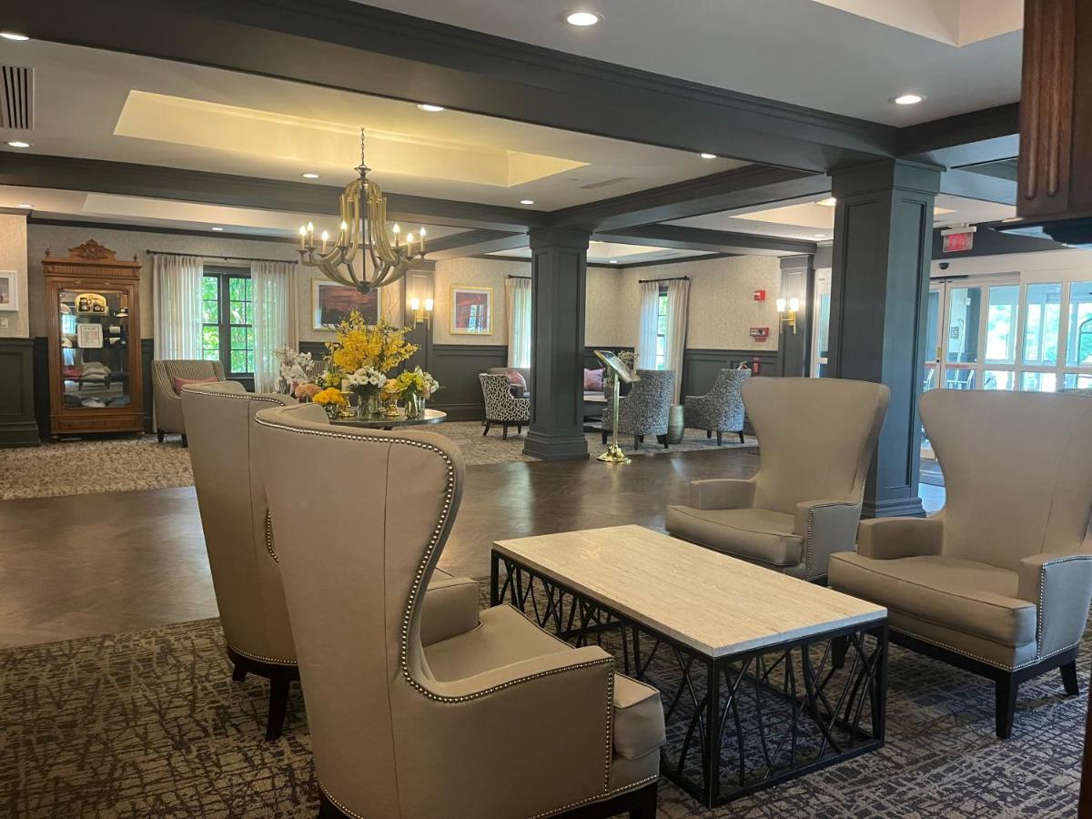 Normandy Farm Hotel and Conference Center