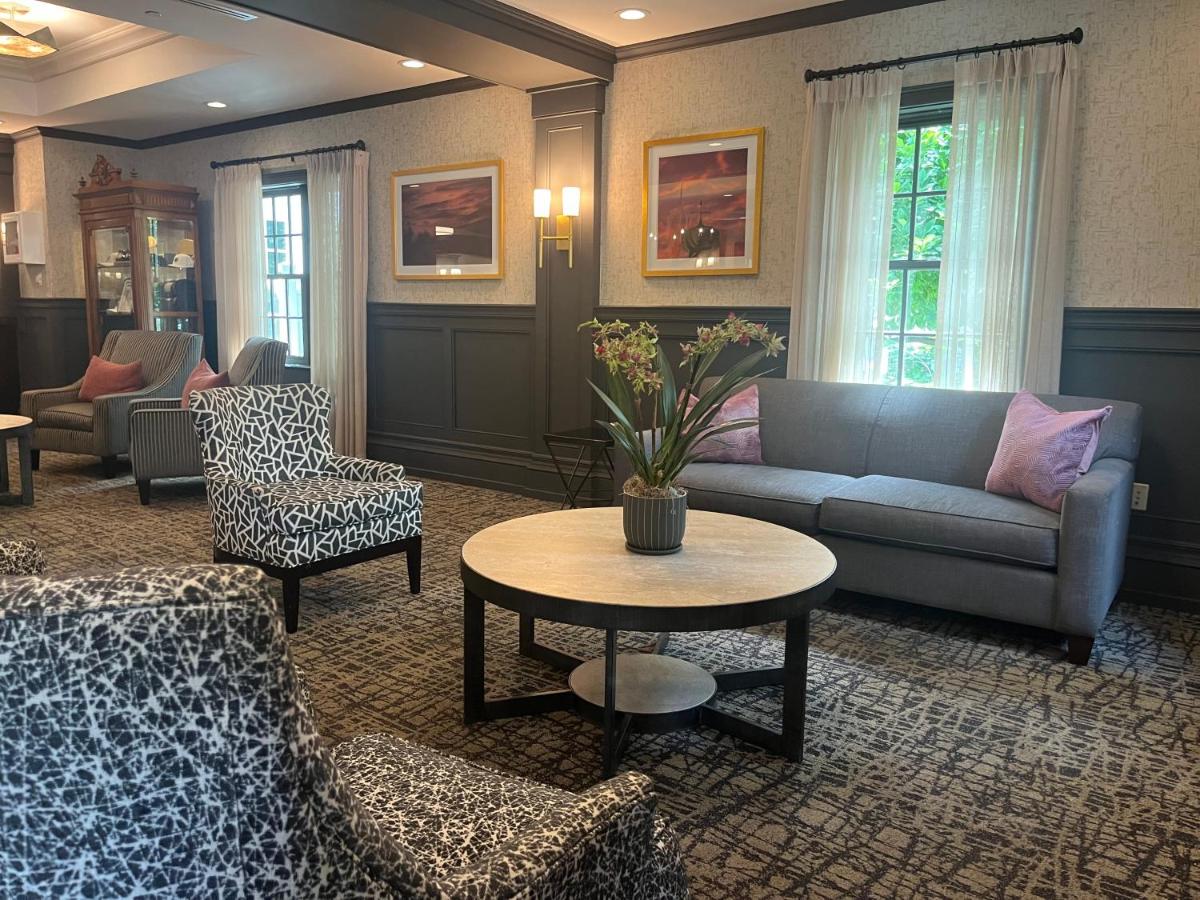 Normandy Farm Hotel and Conference Center