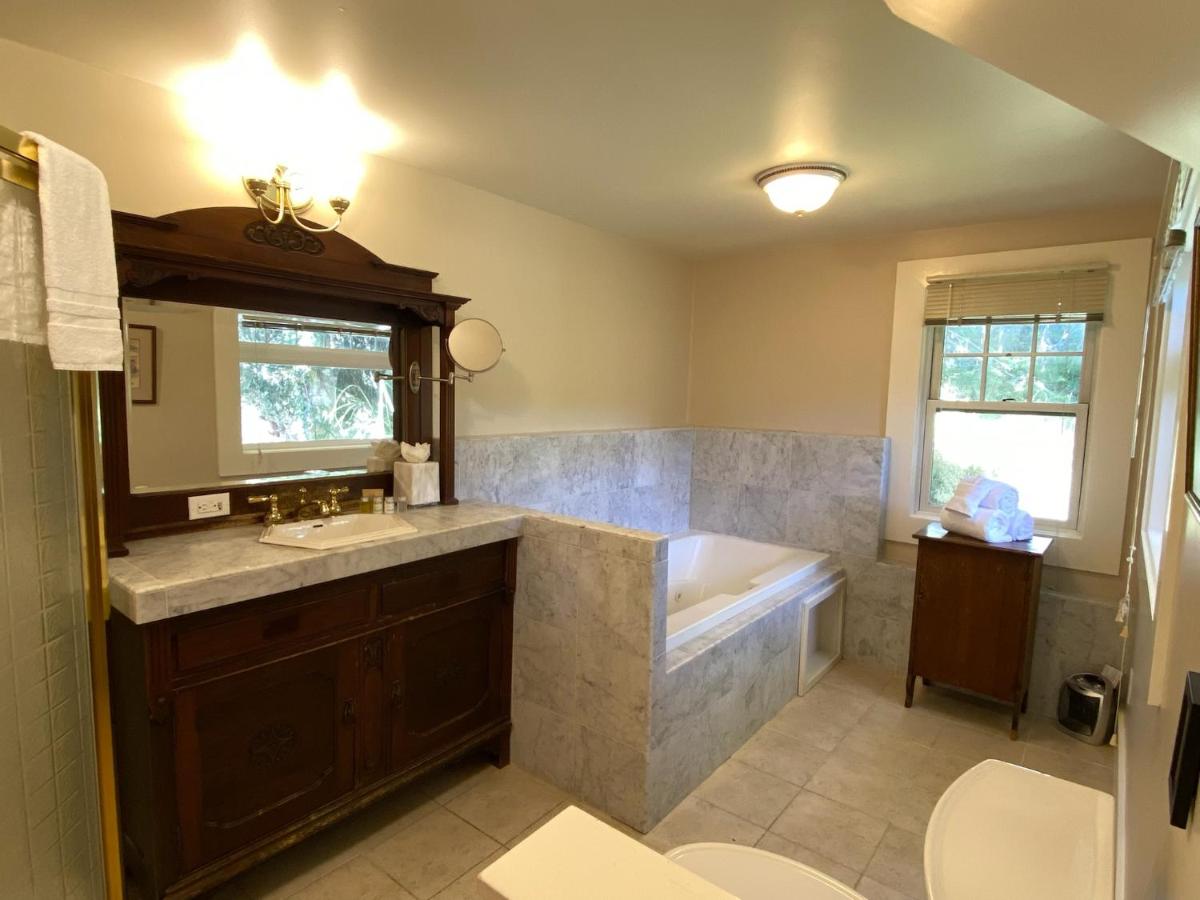 Waterfall Cottage at Jenner Inn