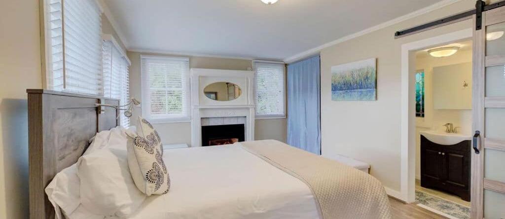 | Jenner Inn