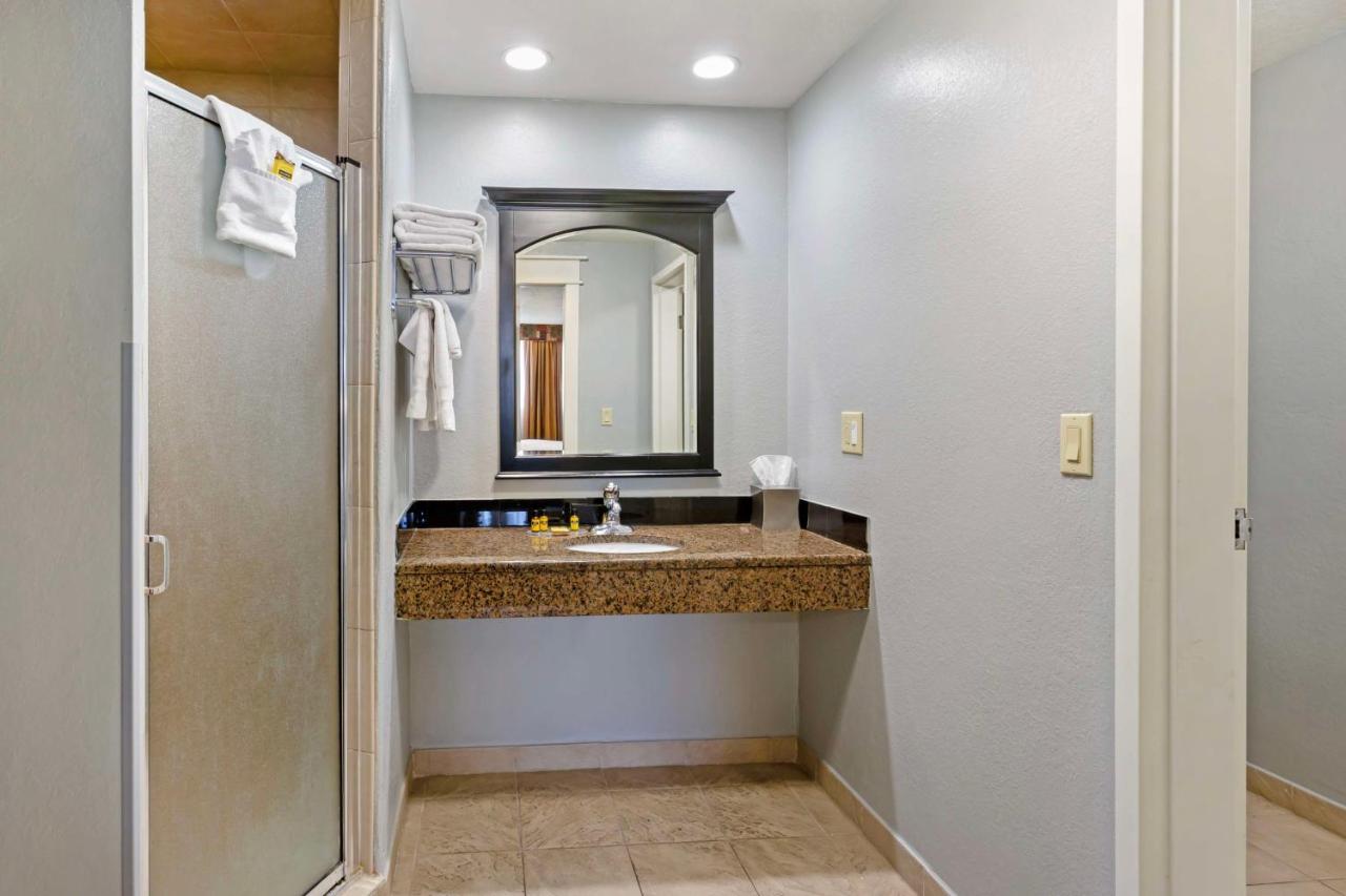  | Best Western Plus Weston Inn