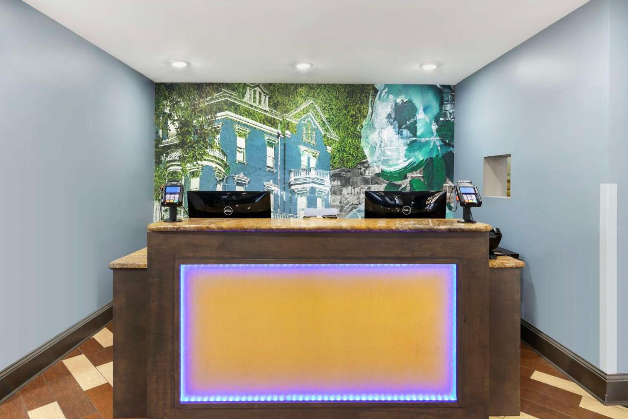 | Best Western Plus Savannah Airport Inn and Suites