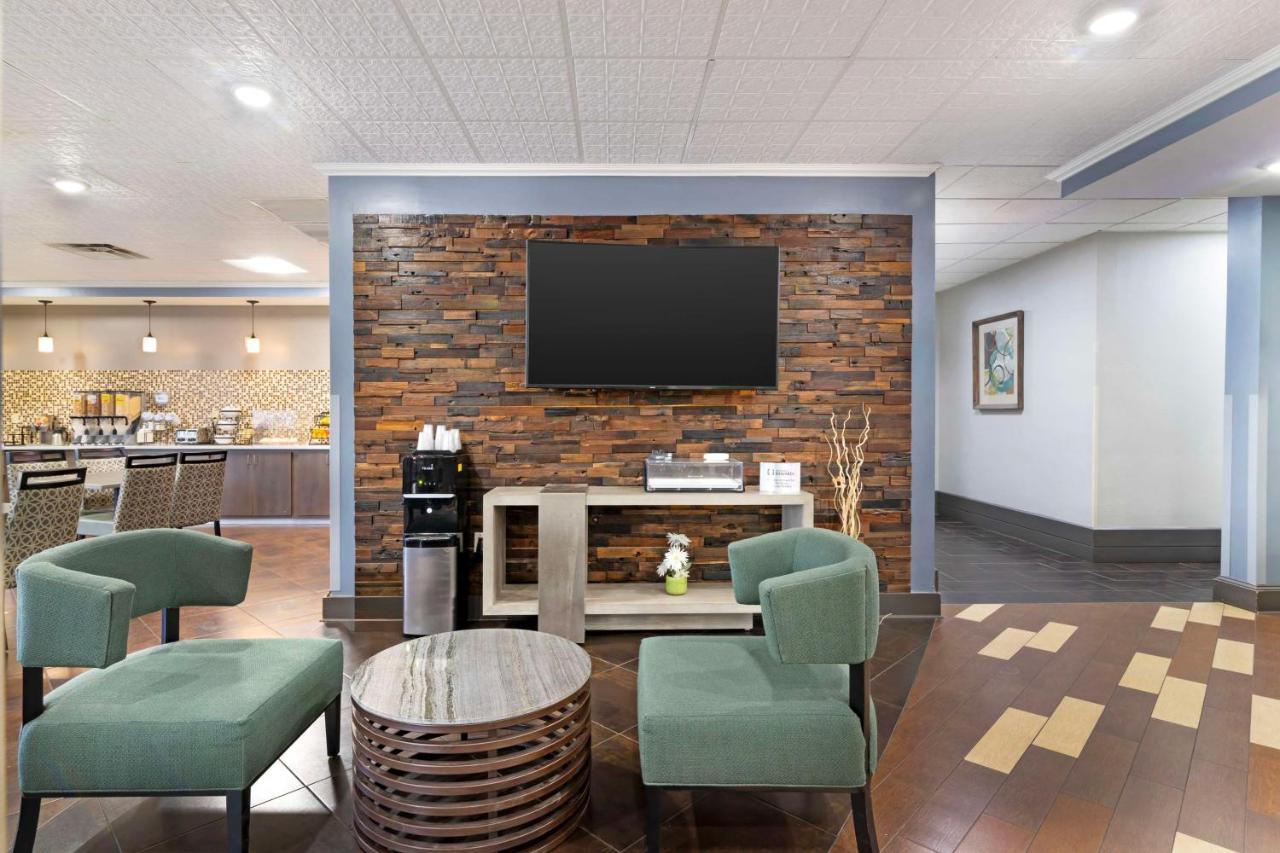 | Best Western Plus Savannah Airport Inn and Suites