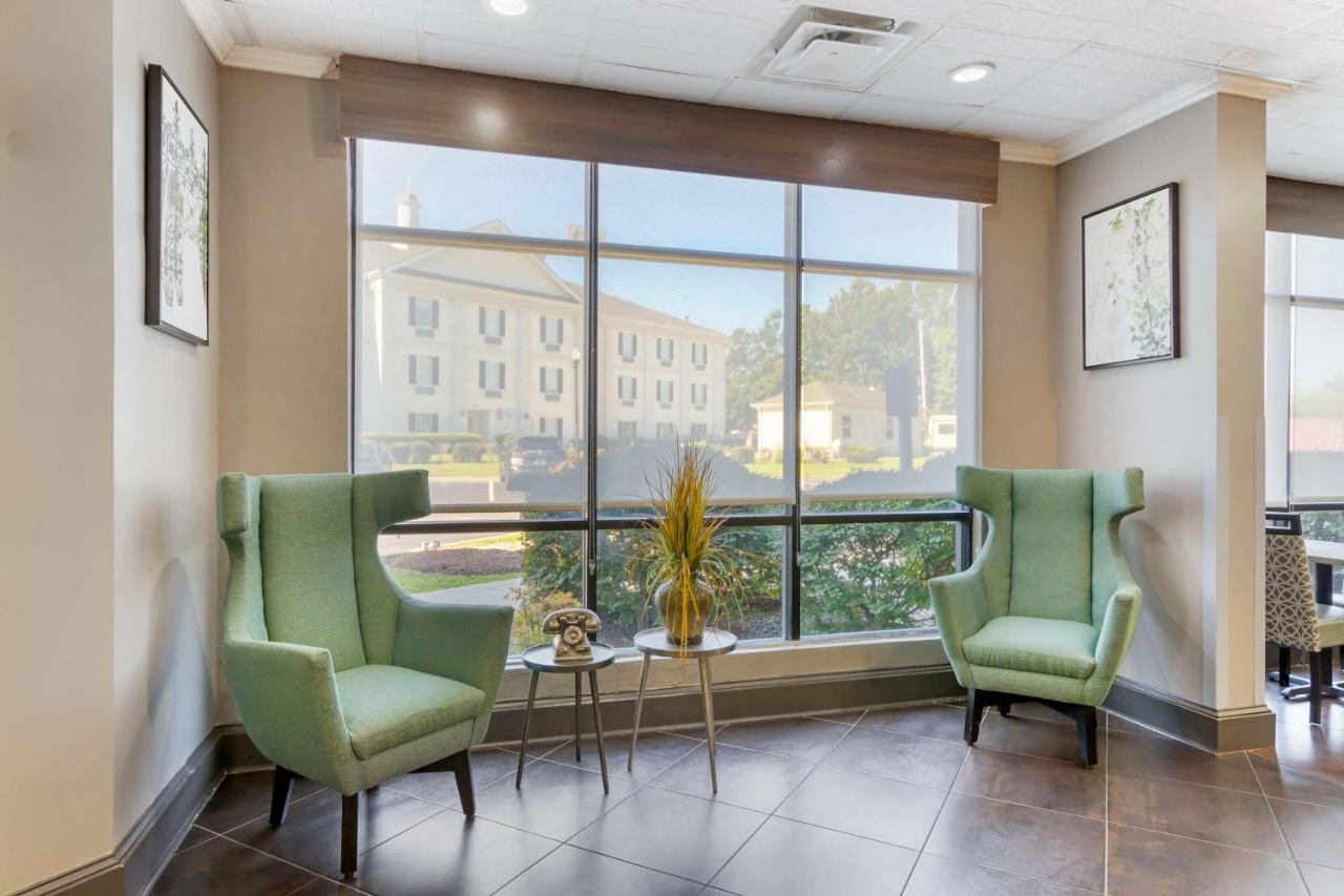 | Best Western Plus Savannah Airport Inn and Suites