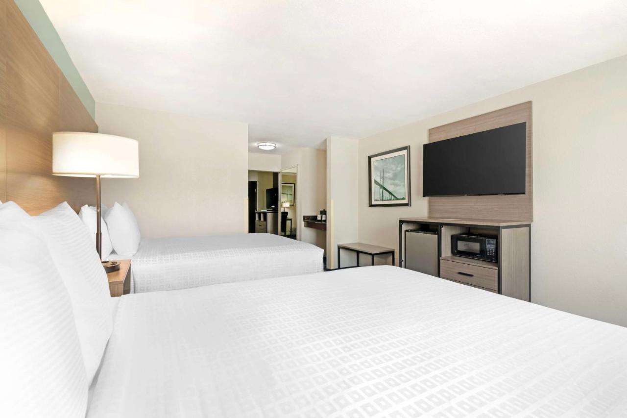 | Best Western Plus Savannah Airport Inn and Suites