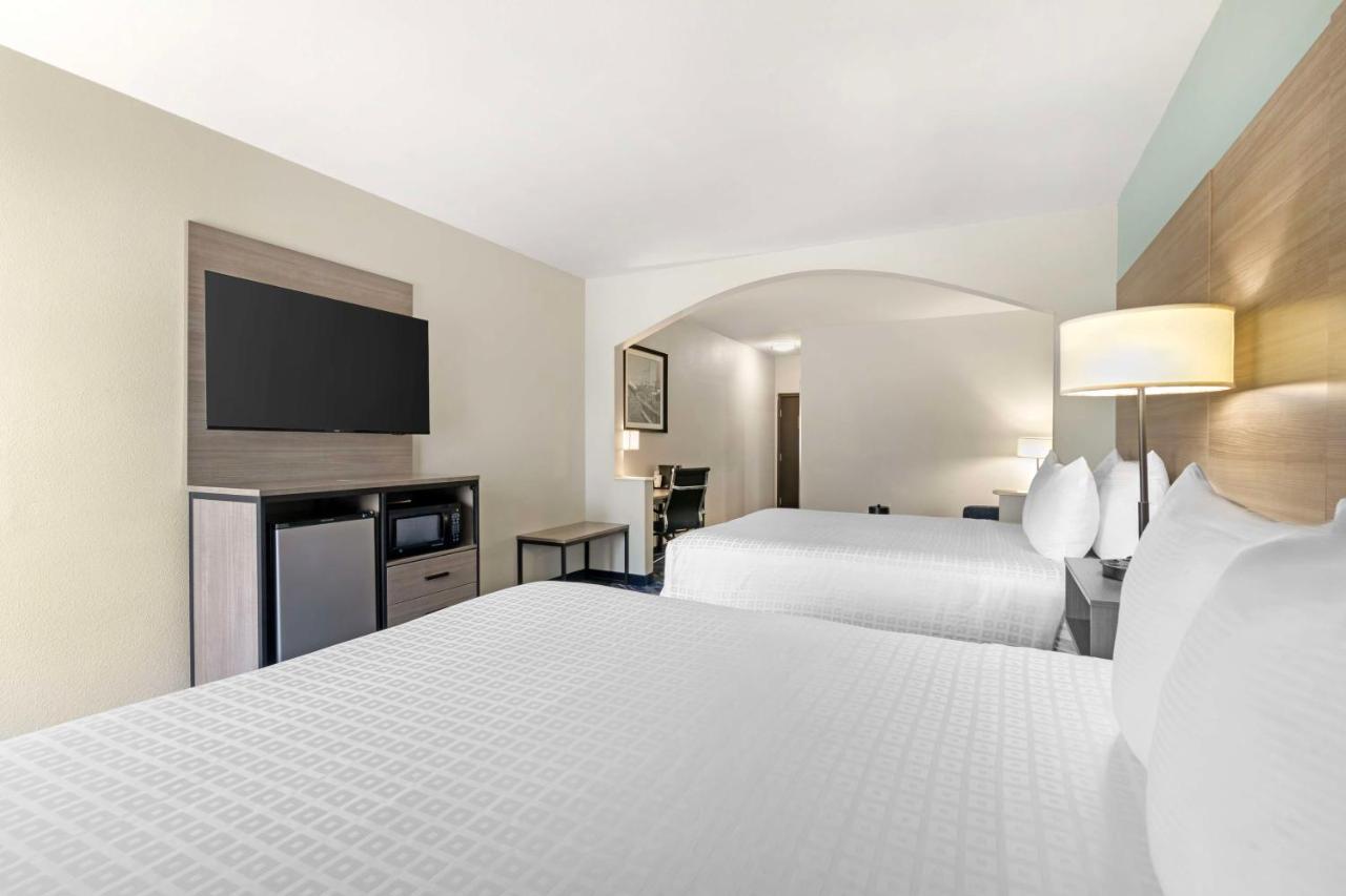 | Best Western Plus Savannah Airport Inn and Suites
