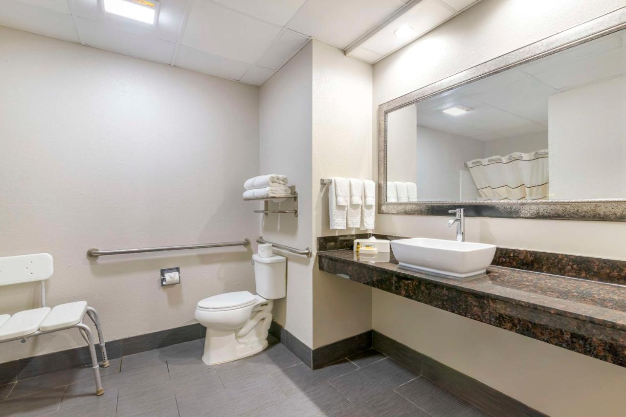 | Best Western Plus Savannah Airport Inn and Suites