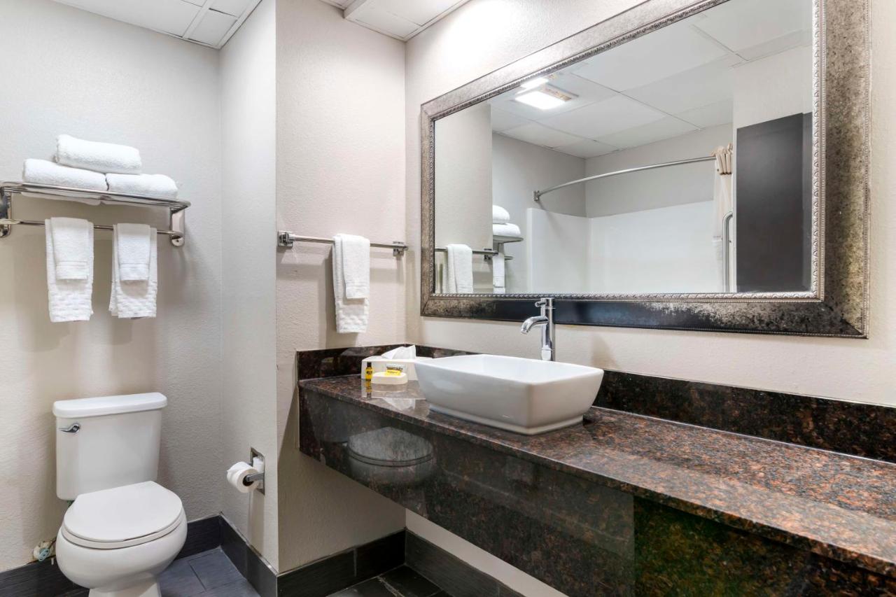 | Best Western Plus Savannah Airport Inn and Suites