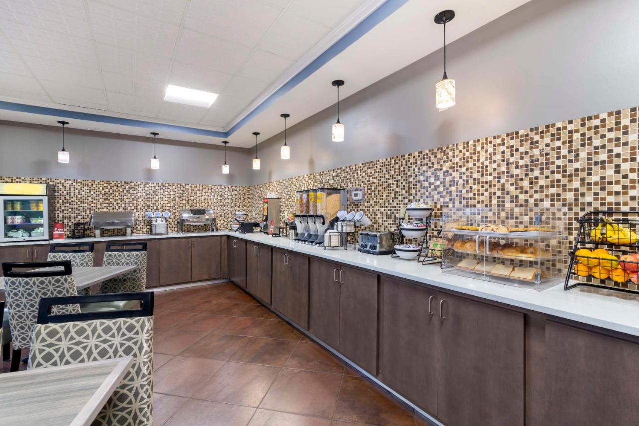 | Best Western Plus Savannah Airport Inn and Suites