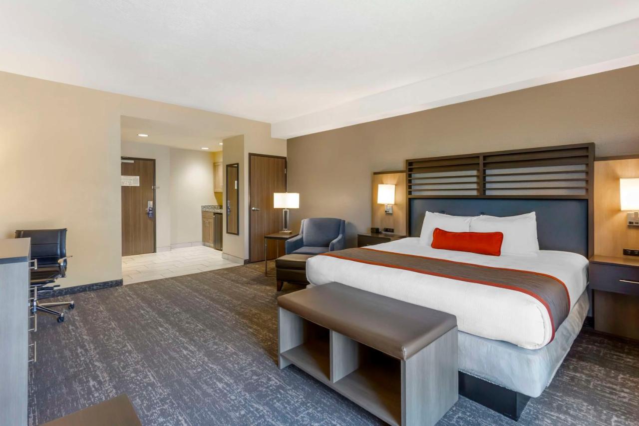 King Suite with Kitchenette - Non-Smoking at Best Western Plus Heber Valley Hotel