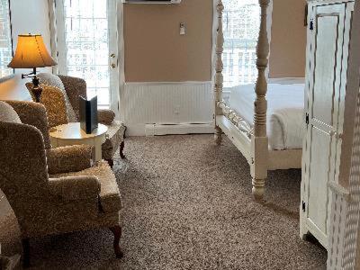 | Stafford's Bay View Inn