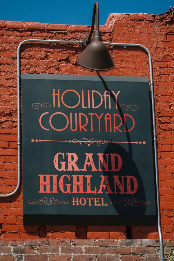  | Grand Highland Hotel