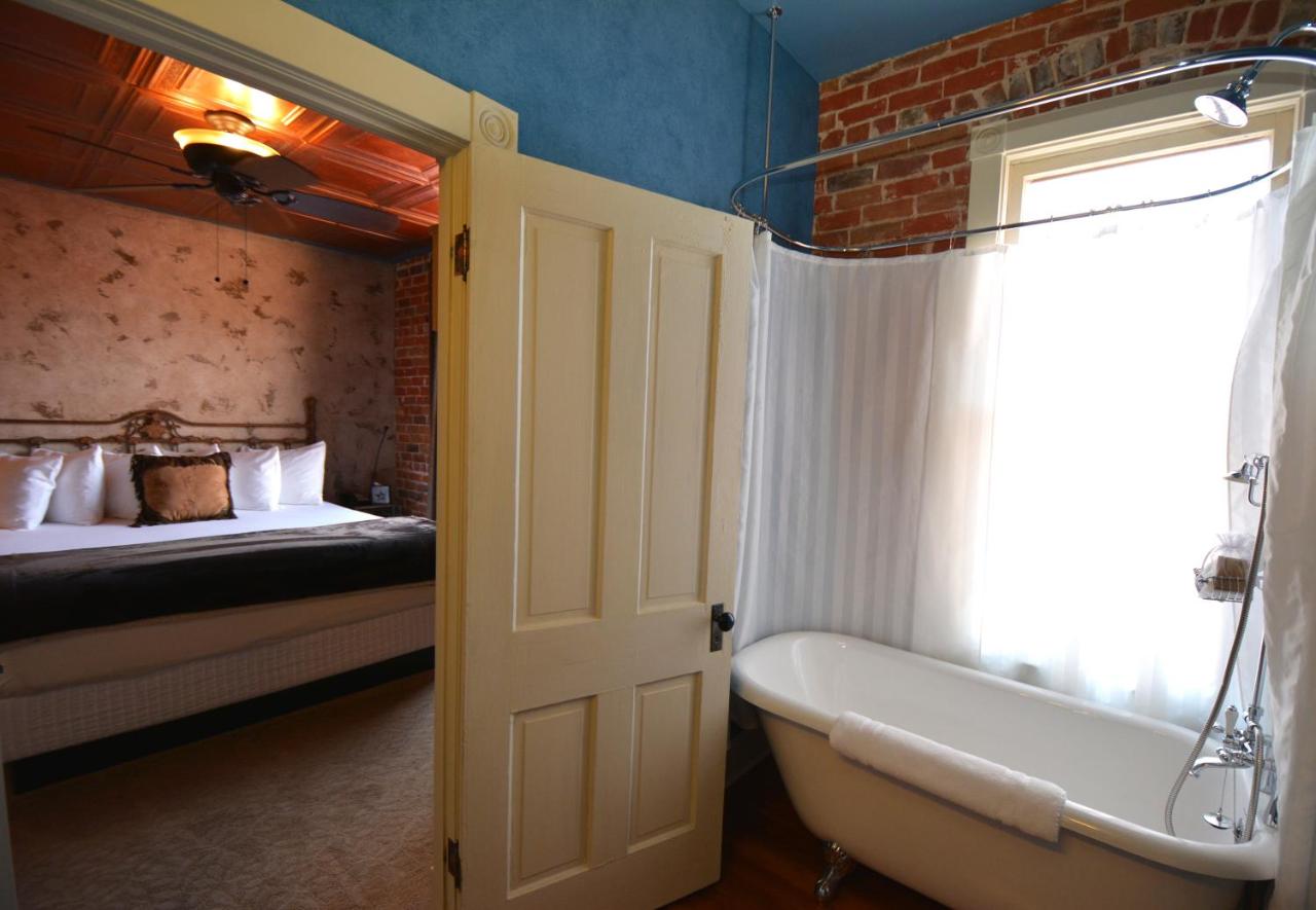 | Grand Highland Hotel