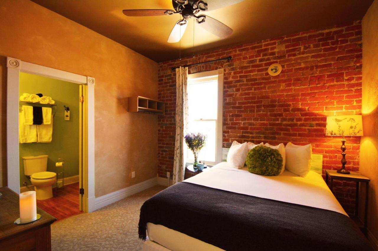 | Grand Highland Hotel