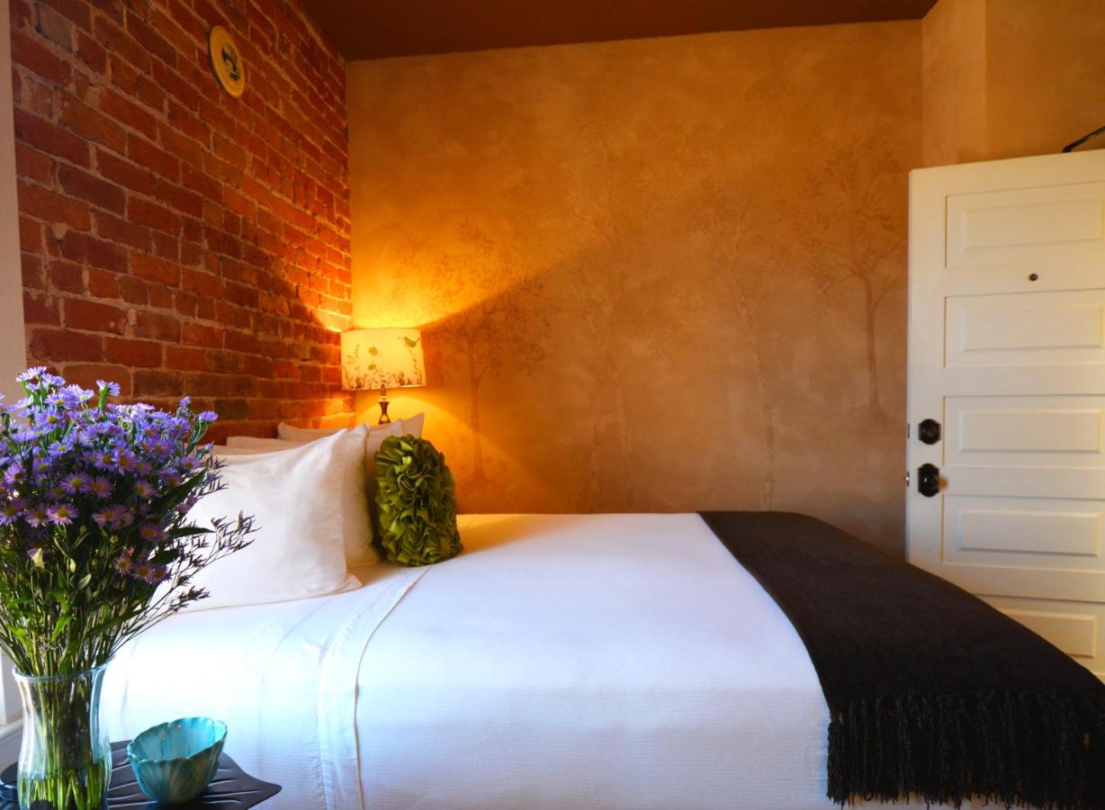 | Grand Highland Hotel