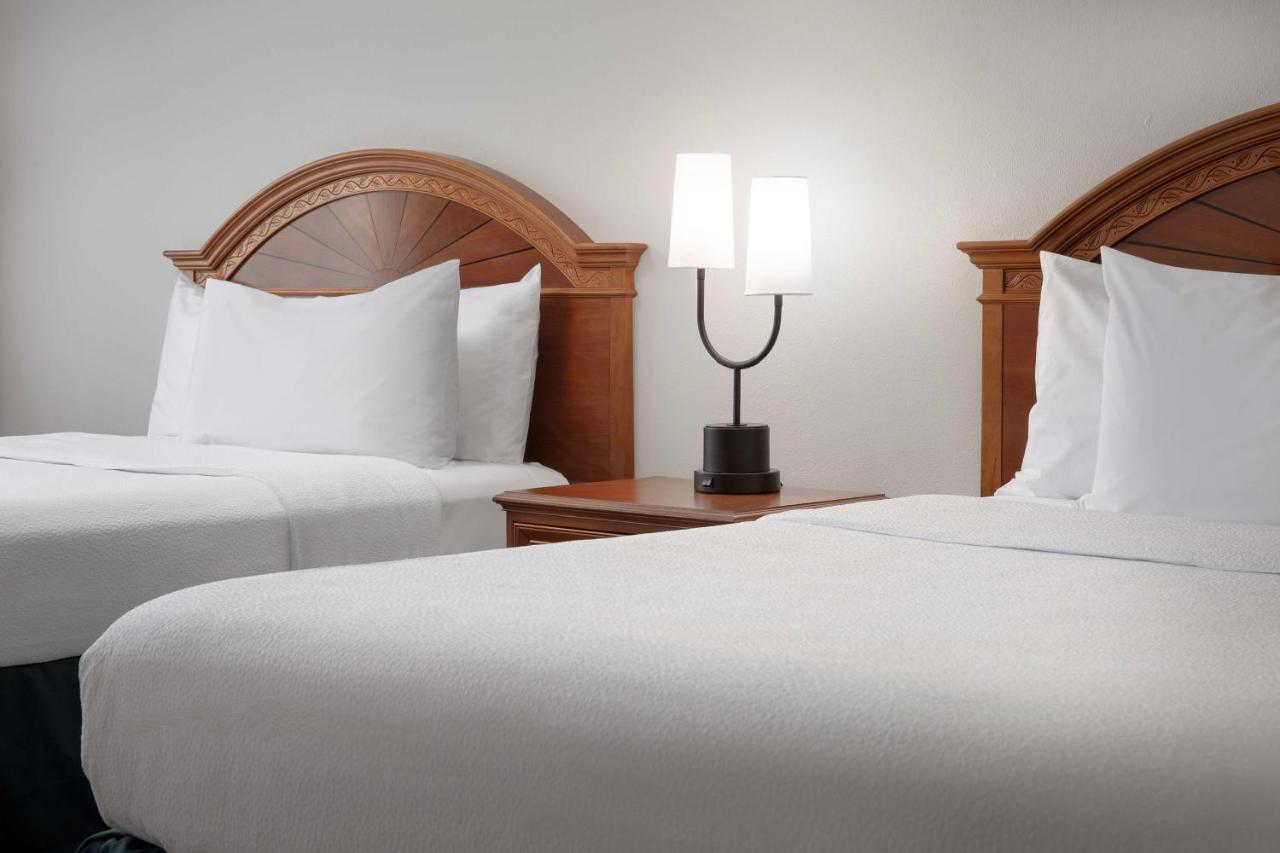 Queen Room with Two Queen Beds - Hearing Accessible at Hilton Garden Inn Gainesville