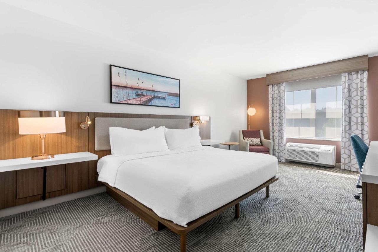 King Room - Non-Smoking at Hilton Garden Inn Suffolk Riverfront