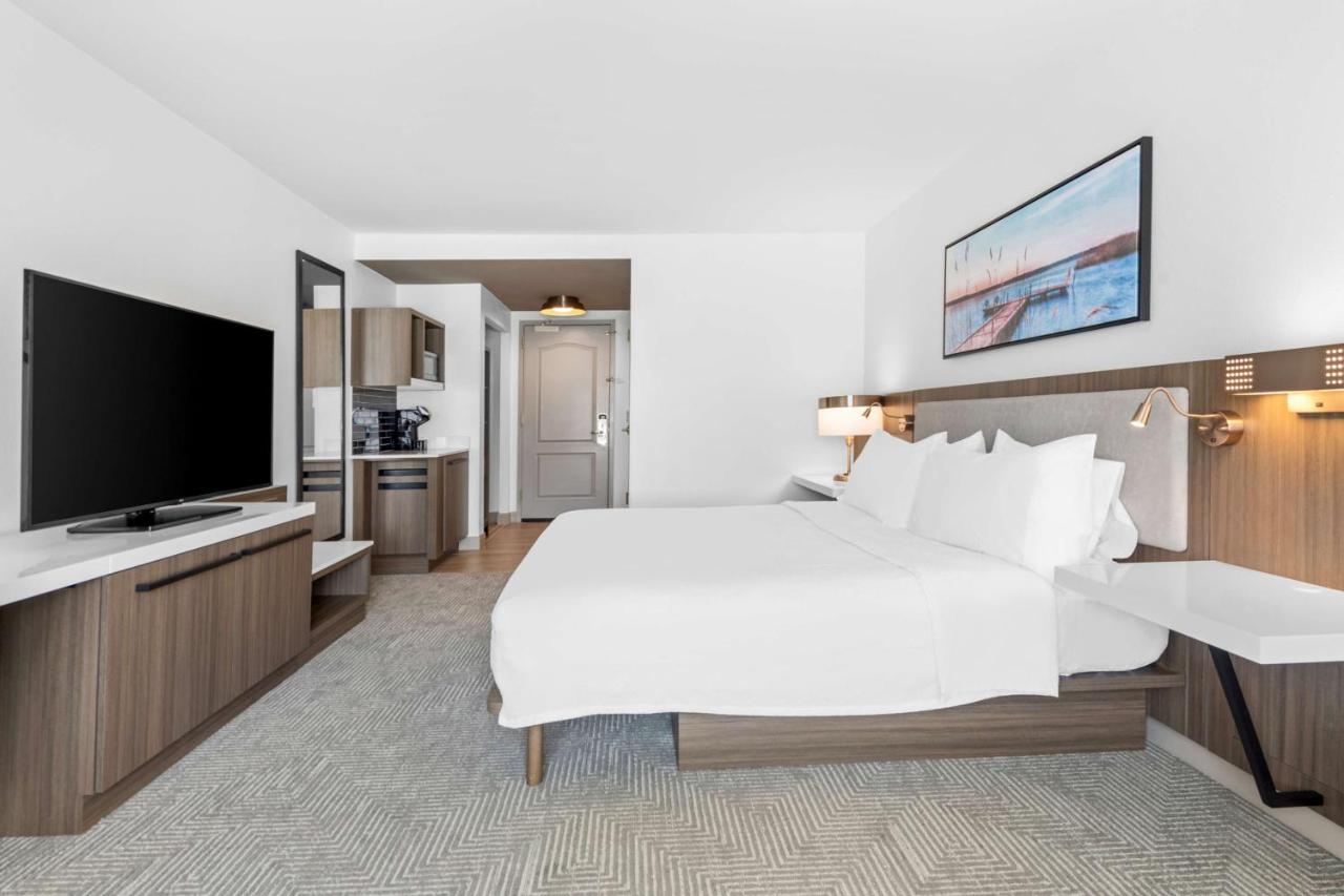 King Room - Non-Smoking at Hilton Garden Inn Suffolk Riverfront