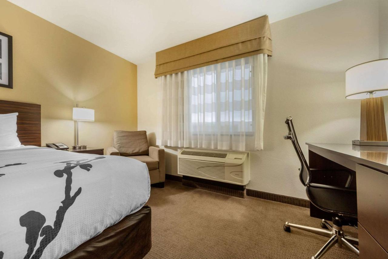 King Room - Non-Smoking at Sleep Inn & Suites Grand Forks Near Alerus Center