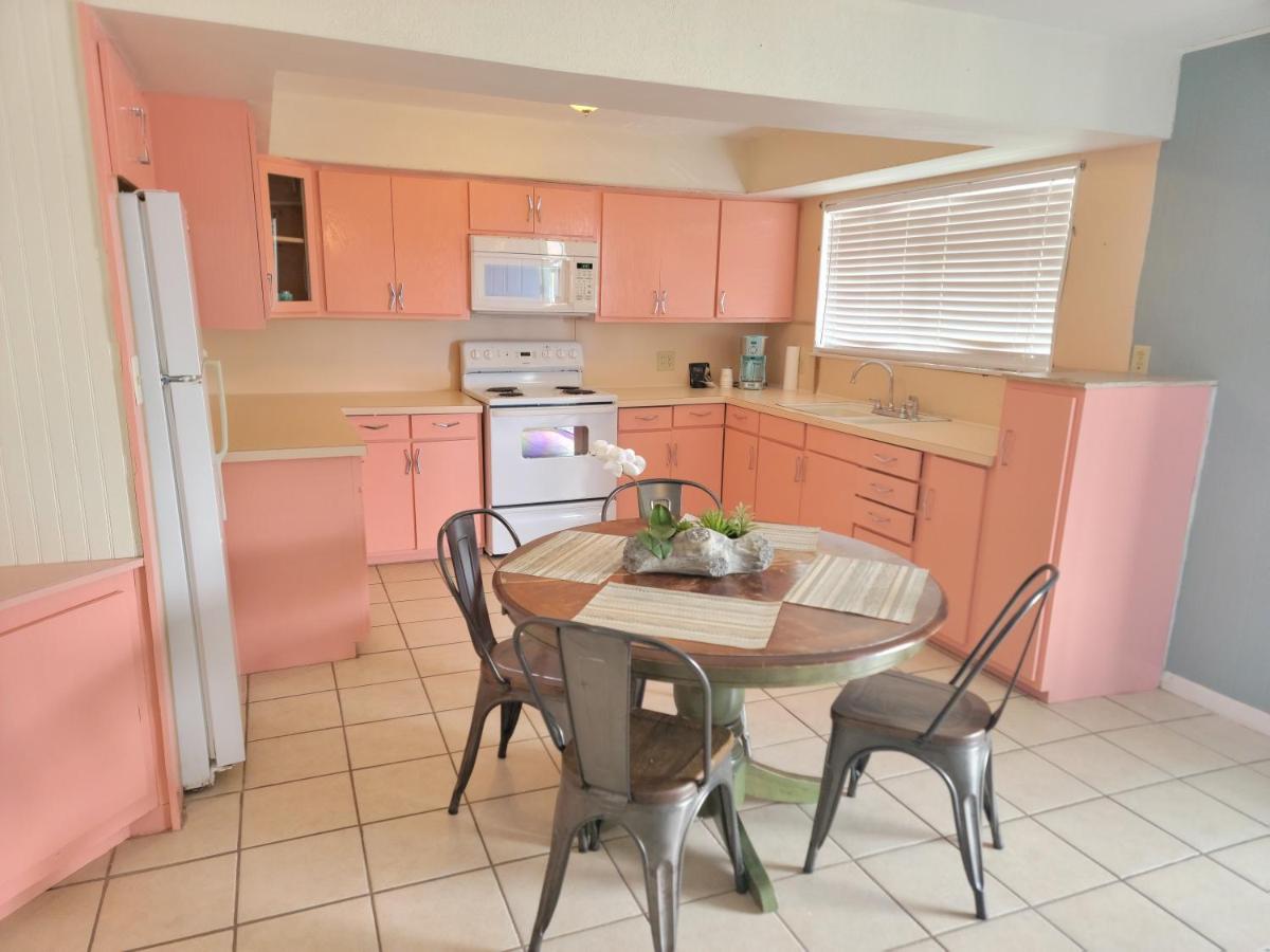 | Upper Deck Hotel and Bar - Adults Only