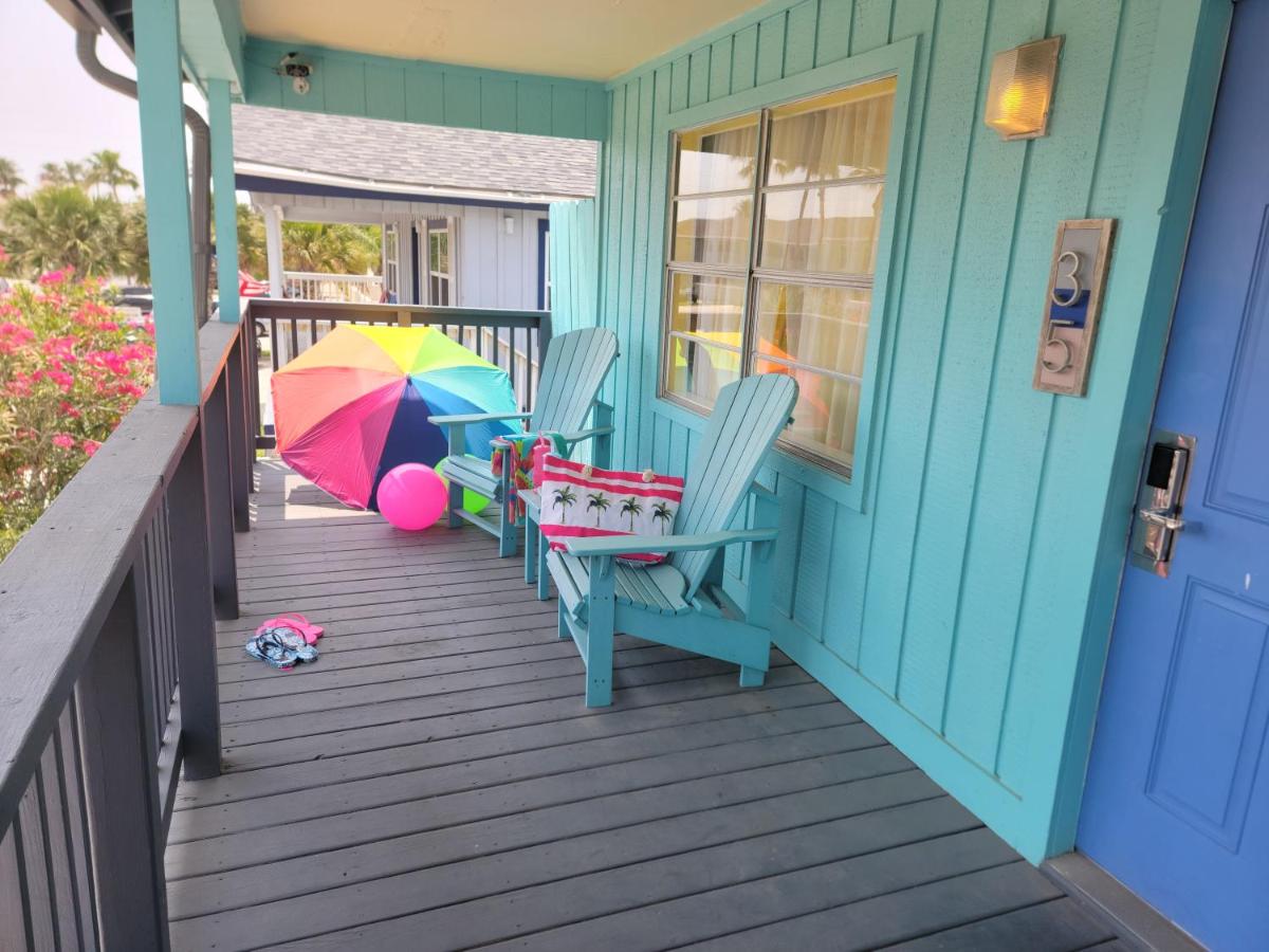 | Upper Deck Hotel and Bar - Adults Only