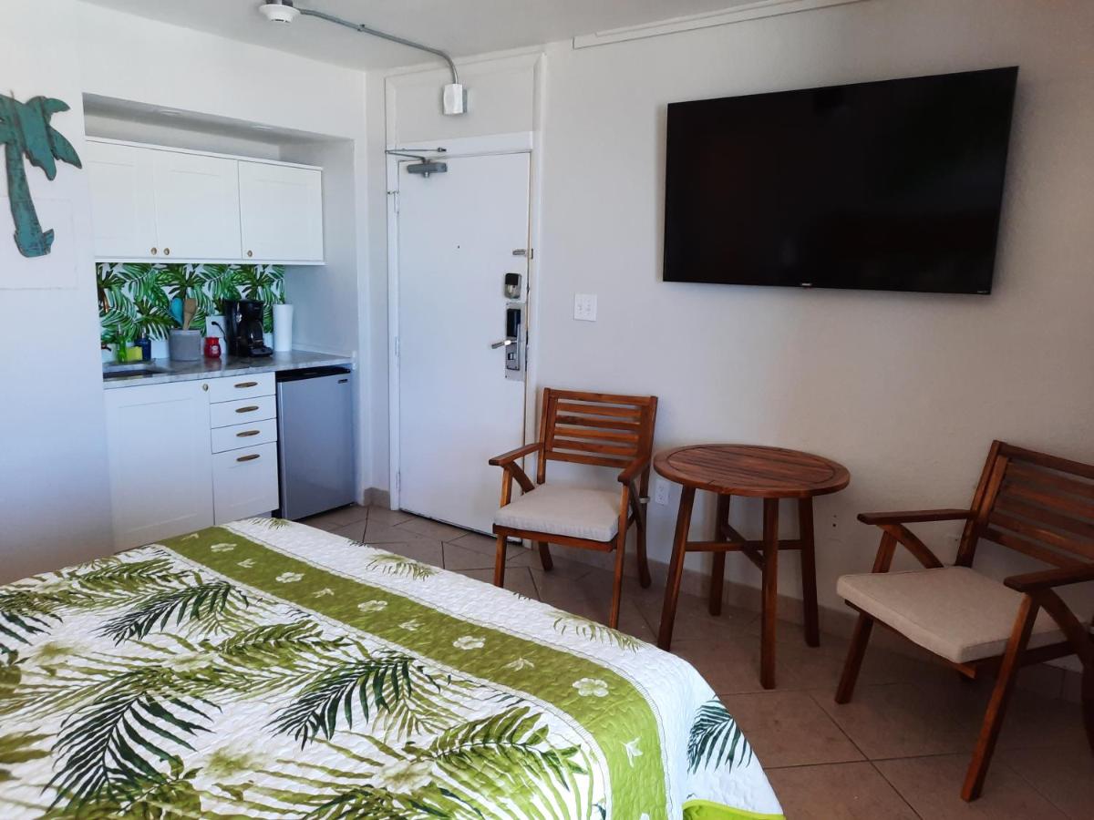 | Daytona Beach Hawaiian Inn