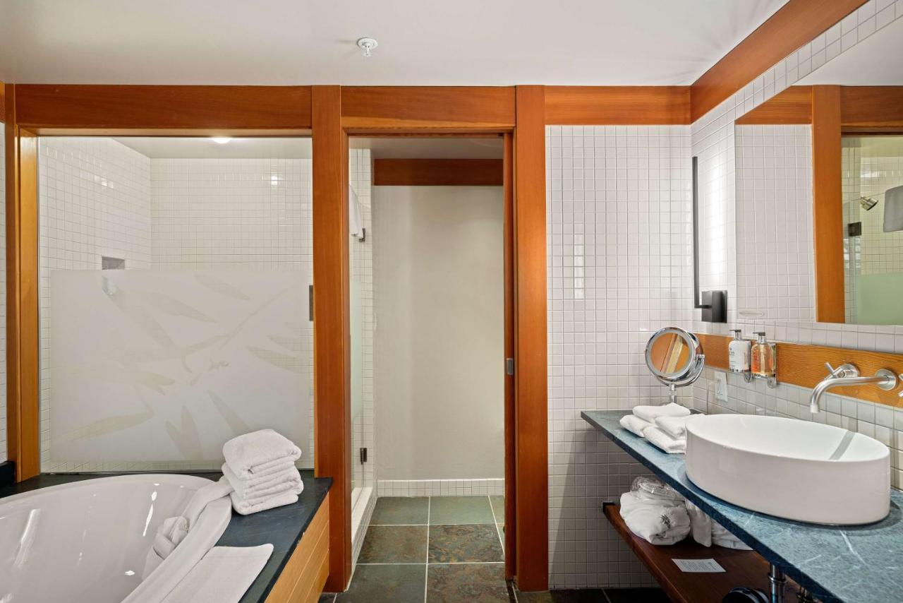 King Room at Willows Lodge