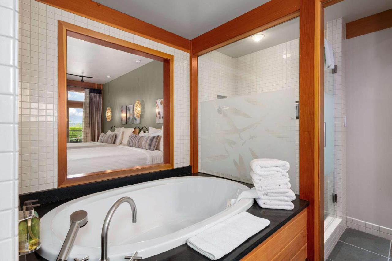 Deluxe Double Room at Willows Lodge