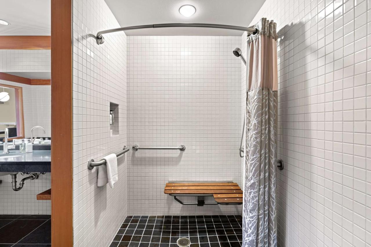 King Room - Disability Access at Willows Lodge