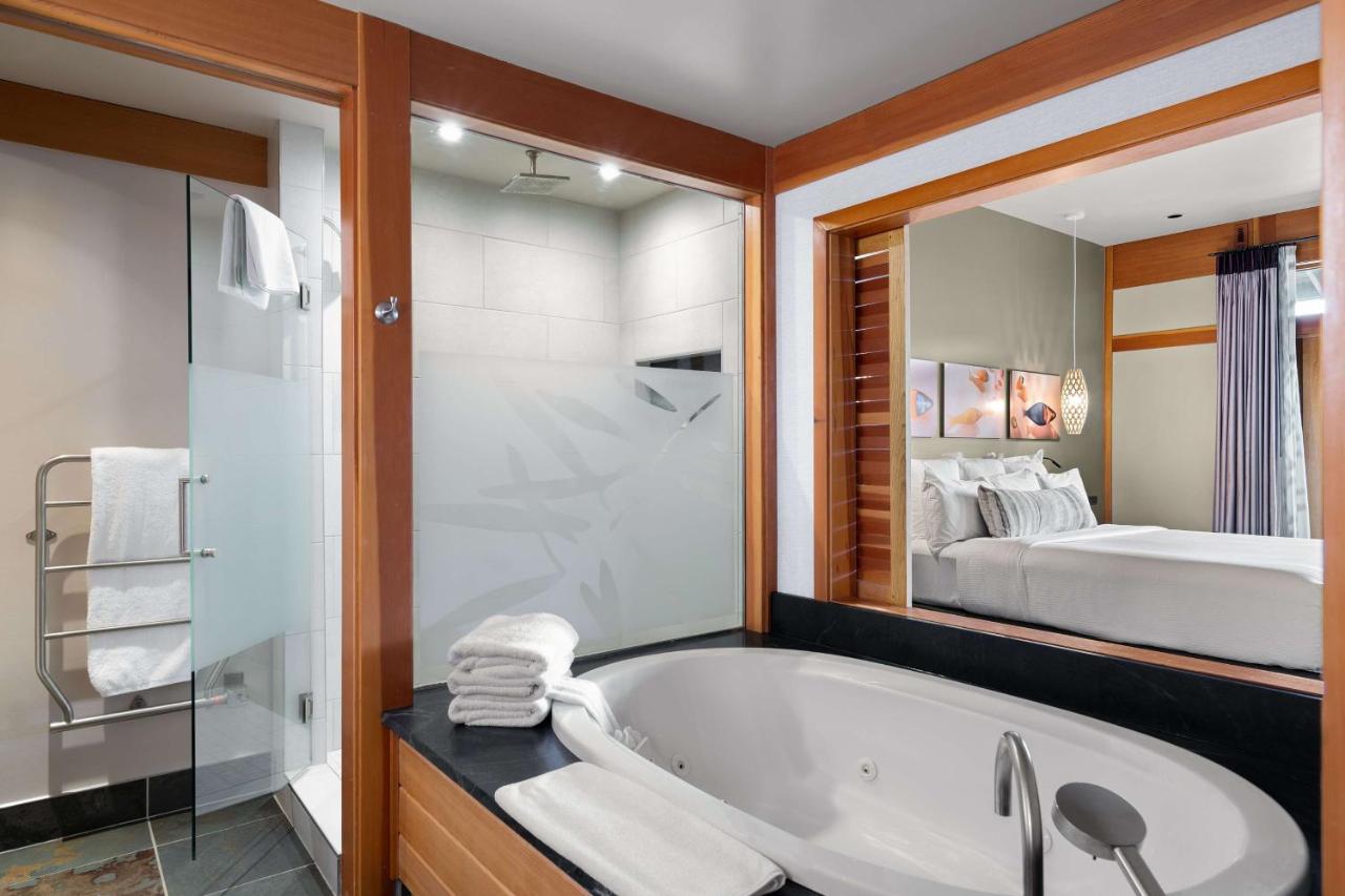 Superior King Room at Willows Lodge