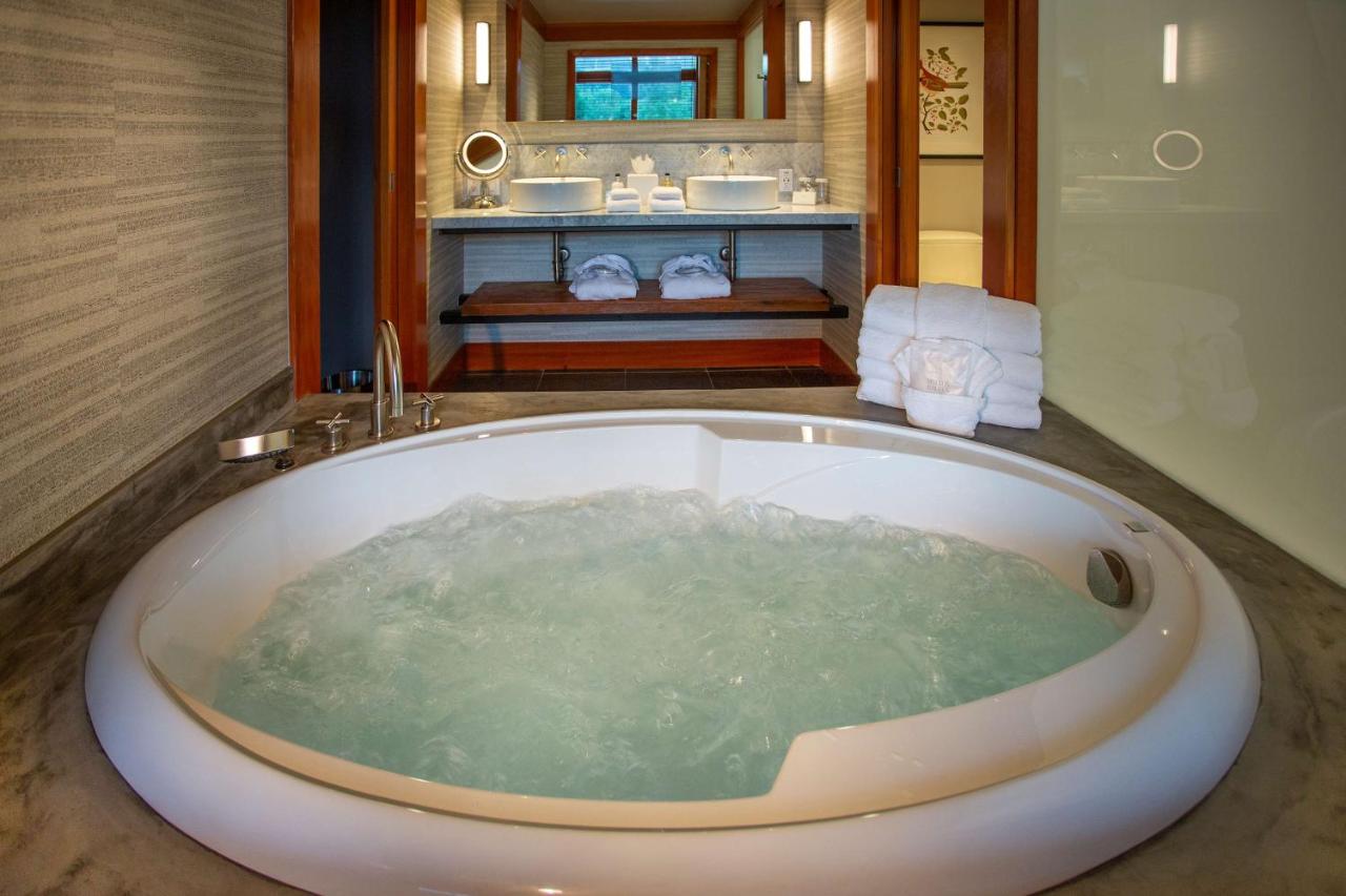 Suite with Spa Bath at Willows Lodge