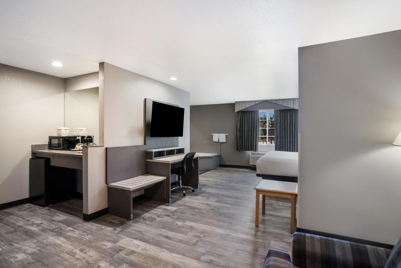 | SureStay Hotel by Best Western Ukiah