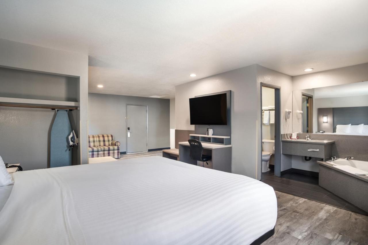 | SureStay Hotel by Best Western Ukiah