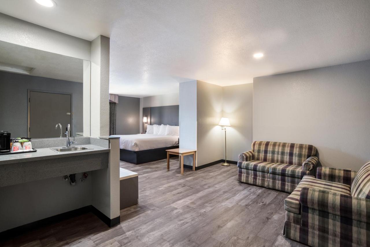 | SureStay Hotel by Best Western Ukiah